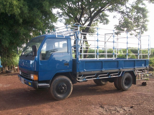 รถบรรทุก 6 ล้อ สภาพสวย เครื่อง 115 แรงมา พร้อมใช้งานครับ