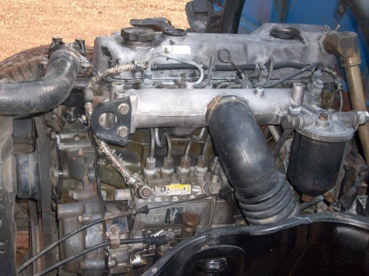 รถบรรทุก 6 ล้อ สภาพสวย เครื่อง 115 แรงมา พร้อมใช้งานครับ