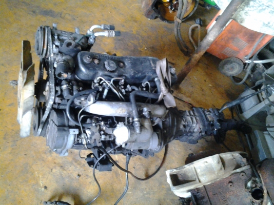 ขายเครื่องอีซูซุ 2800cc พร้อมเกียร์เครื่องสวยครับมาลองได้เลยพร้อมเลข ขาย 35000 บาท