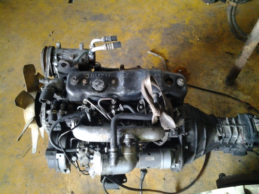 ขายเครื่องอีซูซุ 2800cc พร้อมเกียร์เครื่องสวยครับมาลองได้เลยพร้อมเลข ขาย 35000 บาท