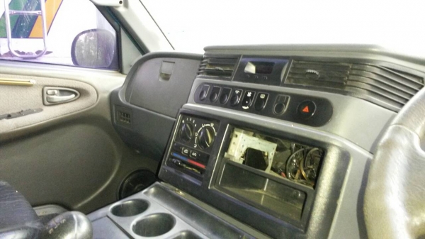 ขายรถตู้เบนซ์ ไม่มีเกียร์ไม่มีทะเบียน สภาพสวยเอาไปทำตู้นอนหรือขายของหรือทำอะไหล่ ขาย 65000 บาทครับ ขายรถตู้เบนซ์ ไม่มีเกียร์ไม่มีทะเบียน สภาพสวยเอาไปทำตู้นอนหรือขายของหรือทำอะไหล่ ขาย 65000 บาทครับ