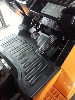 ขาย ฟอล์คลิฟต์ 2 ตัน TOYOTA 7FD20  ดีเซล เสายกสูง 5 เมตร