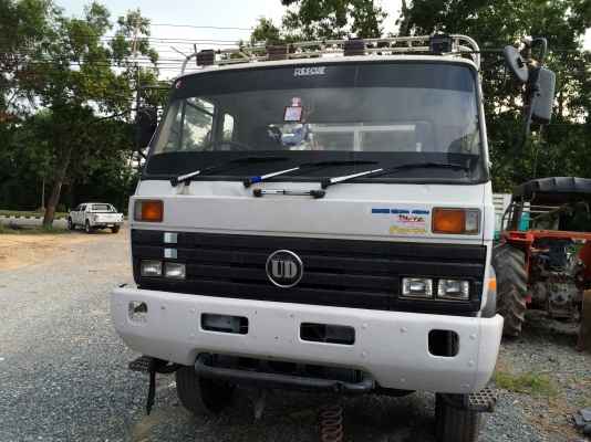 10ล้อหางปลาท้ายลาด230แรงCWM430M หางปลาทำใหม่..ปูไม้ใหม่