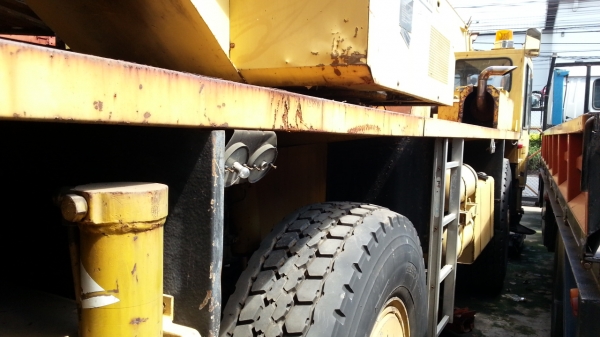 เครน25T 4ท่อน4ล้อ