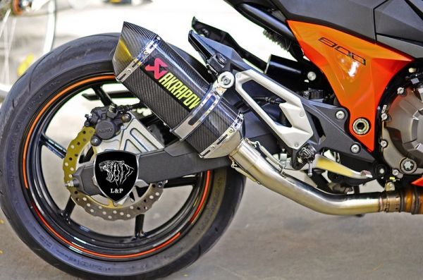 &times;&ordm;&deg;&rdquo;&tilde;`&rdquo;&deg;&ordm;&times;กระจกปลายแฮนด์ L&amp;P ท่อ Z800 เคฟราแท้ ทรง AKRAPOVIC 8500 ทั้งชุดพร้อมคอ กระจกทรง ZRM 900
