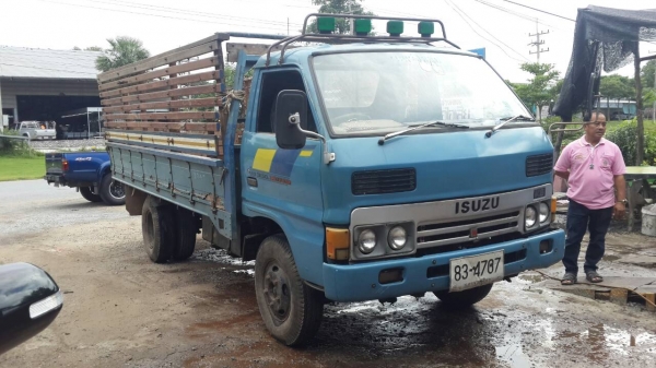 Isuzu 6ล้อ KS เครื่อง 110 ฝาดำ พวงมาลัยเพาเวอร์ เอกสารพน้อมโอน