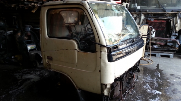 หัวรถนิสสันatlas