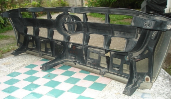 กระจังหน้า ไทเกอร์ D4D รุ่น 4WD พรีรันเนอร์ แท้ศูนย์