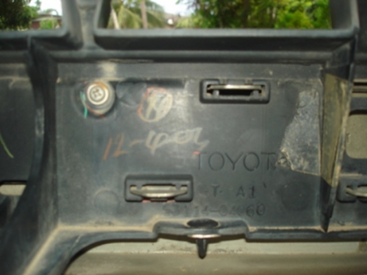 กระจังหน้า ไทเกอร์ D4D รุ่น 4WD พรีรันเนอร์ แท้ศูนย์