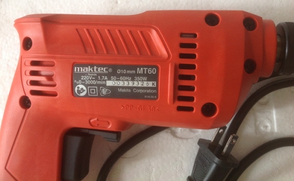 สว่าน Maktec รุ่น MT60 350W  ขนาด 10mm (3/8")