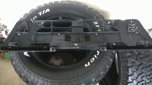 ขายกระจังหน้าแท้ติดรถ แพลตตินั่ม ตัวยกสูงสภาพสวยๆครับ