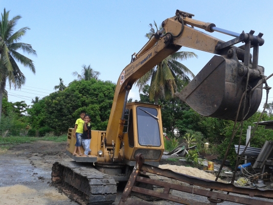 มาอีกแล้วรถพร้อมลุยงานKOMATSU PC 60-1 สภาพเก่านอก สีเดิมๆพร้อมใช้เ