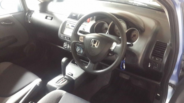 ขาย HONDA, JAZZ 1.5 E (ABS/AIRBAG)รุ่นท็อปสุด สีฟ้าพิเศษ