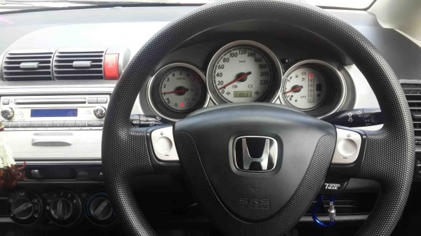 ขาย HONDA, JAZZ 1.5 E (ABS/AIRBAG)รุ่นท็อปสุด สีฟ้าพิเศษ