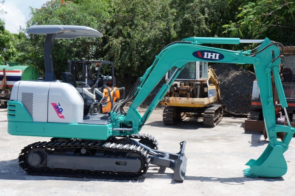 ขายรถขุด IHI 30J มีลายใส่หัวกระแทก ขายรถขุด IHI 30J มีลายใส่หัวกระแทก