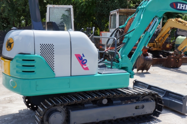 ขายรถขุด IHI 30J มีลายใส่หัวกระแทก ขายรถขุด IHI 30J มีลายใส่หัวกระแทก