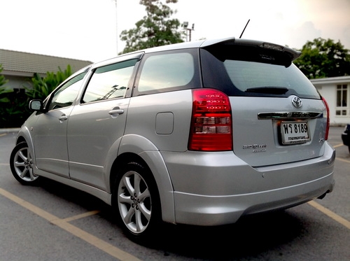 **ขาย Toyota Wish ปี04 รุ่นท็อปสุด มีSunroof 2.0Q Limited สีบรอนซ์เงิน วิ่งน้อย ออฟชั่นครบ รถบ้านแท้100\% สวย เดิม ไม่มีชนหนัก รถครอบครัวในราคาอีโคคาร์**มีรูป