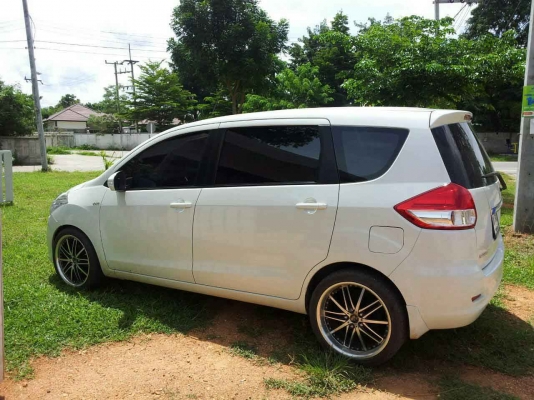 ขายดาวน์ Suzuki Ertiga 80000 ครับ ผ่อนมาแล้ว 1 ปี เดือนละ 13000 ประกันชั้น 1 เพิ่งต่อ สนใจโทร 087-2566667 จอน
