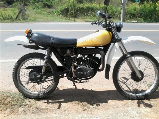 ขาย Yamaha DT100 เครื่องดีแห้งๆคันสตาร์ทคันเกียร์ไม่แต้มออกใบซื้อขายให้ ขาย 7500 บาท