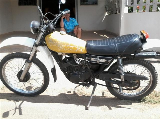 ขาย Yamaha DT100 เครื่องดีแห้งๆคันสตาร์ทคันเกียร์ไม่แต้มออกใบซื้อขายให้ ขาย 7500 บาท