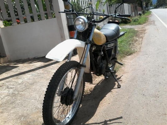 ขาย Yamaha DT100 เครื่องดีแห้งๆคันสตาร์ทคันเกียร์ไม่แต้มออกใบซื้อขายให้ ขาย 7500 บาท