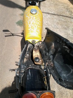 ขาย Yamaha DT100 เครื่องดีแห้งๆคันสตาร์ทคันเกียร์ไม่แต้มออกใบซื้อขายให้ ขาย 7500 บาท