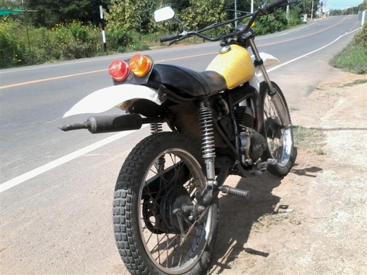 ขาย Yamaha DT100 เครื่องดีแห้งๆคันสตาร์ทคันเกียร์ไม่แต้มออกใบซื้อขายให้ ขาย 7500 บาท