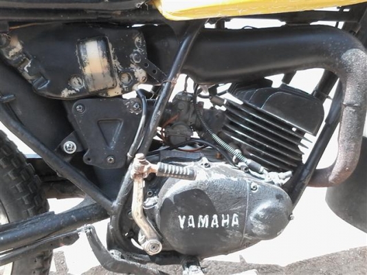 ขาย Yamaha DT100 เครื่องดีแห้งๆคันสตาร์ทคันเกียร์ไม่แต้มออกใบซื้อขายให้ ขาย 7500 บาท