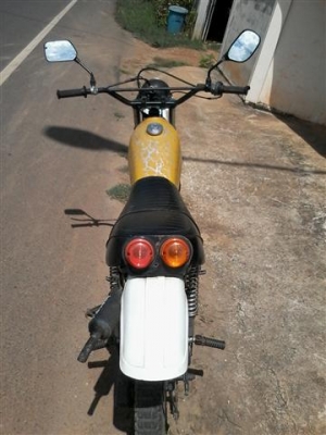 ขาย Yamaha DT100 เครื่องดีแห้งๆคันสตาร์ทคันเกียร์ไม่แต้มออกใบซื้อขายให้ ขาย 7500 บาท