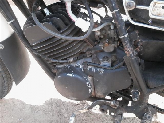 ขาย Yamaha DT100 เครื่องดีแห้งๆคันสตาร์ทคันเกียร์ไม่แต้มออกใบซื้อขายให้ ขาย 7500 บาท