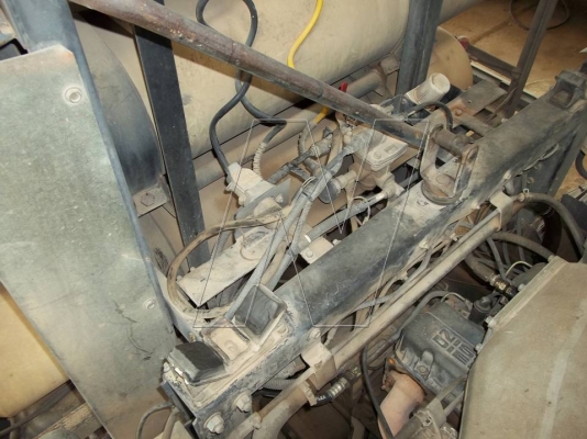 ขาย หัวลากนิสสันยูดี 320 แรง / ปี 49 /  ติดแก๊ส NGV 100\% 10 ถัง ระบบหัวฉีด