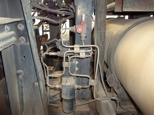 ขาย หัวลากนิสสันยูดี 320 แรง / ปี 49 /  ติดแก๊ส NGV 100\% 10 ถัง ระบบหัวฉีด