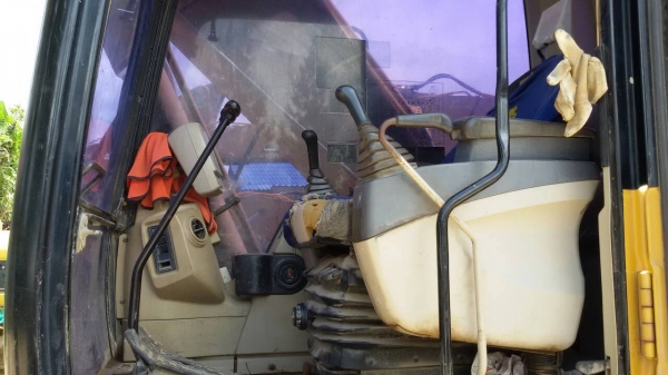 ขายเหมา 3คัน CAT3 20C สภาพสวยพร้อมใช้ ราคาต่อรองได้ ติดต่อได้ที่คุณ อ๊อฟ พิจิตร 086-737-9991