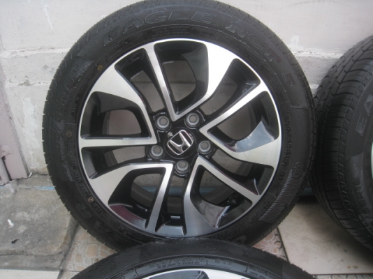 ขายล้อแม็กป้ายแดง New civic 16"x6.5"  พร้อมยางปี14สนใจติดต่อเล็กคลองสามครับ 081-3747940