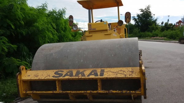 ขายรถบดสั่นสะเทือนล้อเรียบ SAKAI SV512D  สภาพสวยพร้อมใช้ ติดต่อได้ที่คุณ อ๊อฟ พิจิตร 086-737-9991