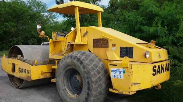 ขายรถบดสั่นสะเทือนล้อเรียบ SAKAI SV512D  สภาพสวยพร้อมใช้ ติดต่อได้ที่คุณ อ๊อฟ พิจิตร 086-737-9991