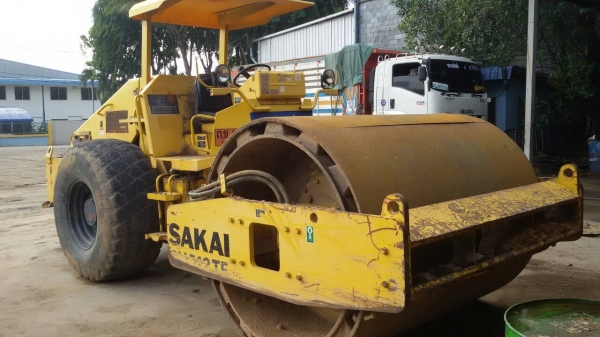 ขายรถบด SAKAI SV512TFเรียบหุ้มหนาม สภาพสวยพร้อมใช้ ติดต่อได้ที่คุณ อ๊อฟ พิจิตร 086-737-9991