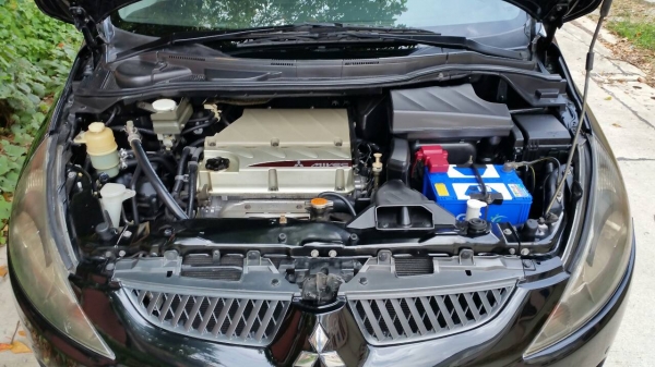 Mitsubishi Space Wagon 2.4GLS