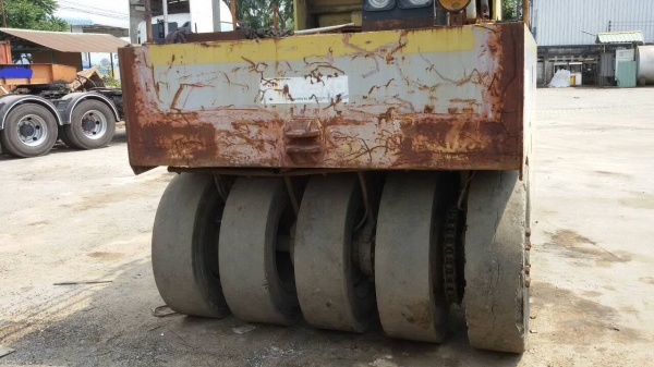 ขายเหมา 3คัน รถบด 9ล้อ 7ล้อ สภาพสวยพร้อมใช้ ติดต่อได้ที่คุณ อ๊อฟ พิจิตร 086-737-9991