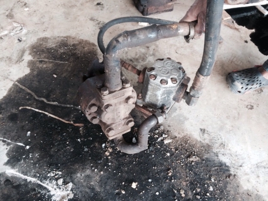 ขายปั้มไฮดรอลิคปั้นเครน ราคา4,500บาท โทร0810367316