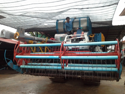 การซื้อขายน่าจะง่ายขึ้น ปรึกษาไฟแนนท์ตามภาพครับ ลดราคาให้แล้วครับ ขาย KM 47 เดิน 12 HTนอก เครื่อง 6HH+bo Hoset ใหม่ (250 แรง) โซ่ D2  46 ข้อ โรลเลอร์ D2 12 ลูก หน้าเกี่ยว 3 เมตร อุ้มเลด 2.3 ตัน ปั้มไดกิ้น 23 มอร์เตอร์ใหญ่ยิงตรง