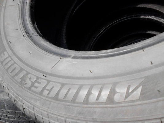 215/60R16 BRIDGESTONE TURANZA  ER33  ปี2011 MADE IN THAILAND ชุด 4 เส้น  TEL.081-427-3941