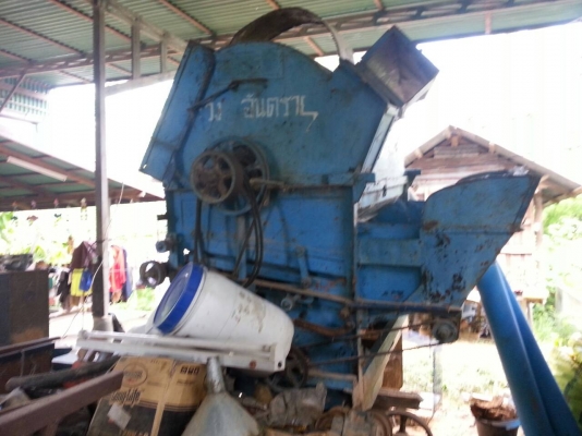 ขายตู้นวดข้าวเกษตรพัฒนา 5ฟุตครึ่ง เสียบกับรถไถฟอร์ด  แถมสายพาน สภาพพร้อมใช้งาน สนใจโทร090-8588220คุณนะ ID:narong498 หรือwww.truck.in.th/498