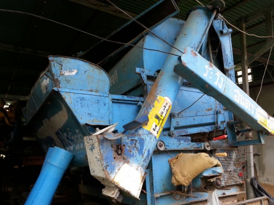 ขายตู้นวดข้าวเกษตรพัฒนา 5ฟุตครึ่ง เสียบกับรถไถฟอร์ด  แถมสายพาน สภาพพร้อมใช้งาน สนใจโทร090-8588220คุณนะ ID:narong498 หรือwww.truck.in.th/498