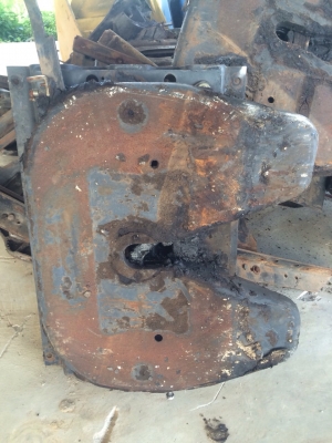 ขายจานเทนเลอร์พร้อมแท่นมี13ตัว ราคาตัวละ15,000บาท โทร0810367316