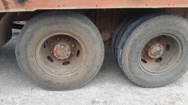 สิบล้อเพลาเดียว เครื่อง EH700 พวงมาลัยเพาเวอร์ เบรคจิฟฟี่ เกียร์ร๊อก6สปีดช่วงล่างไอ้หลงแพใหญ่