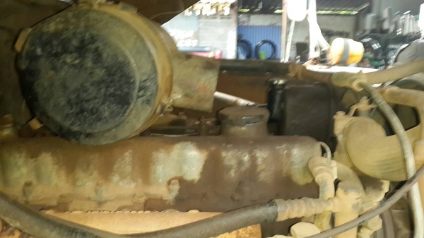 สิบล้อเพลาเดียว เครื่อง EH700 พวงมาลัยเพาเวอร์ เบรคจิฟฟี่ เกียร์ร๊อก6สปีดช่วงล่างไอ้หลงแพใหญ่