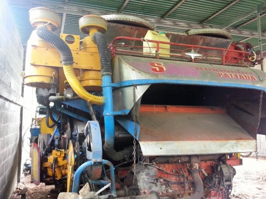 ขายรถเกี่ยวศักดิ์พัฒนา อุ้ม2.5ตัน ตัวเดิน10 ปั้ม23ไดกิ้น เครื่อง6HL1 เครื่องดี ช่วงล่างดี ทำงานเร็ว สภาพพร้อมใช้งาน สนใจโทร090-8588220คุณนะ ID:narong498 หรือwww.truck.in.th/498