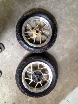 ขายแม็กksr พร้อมยาง