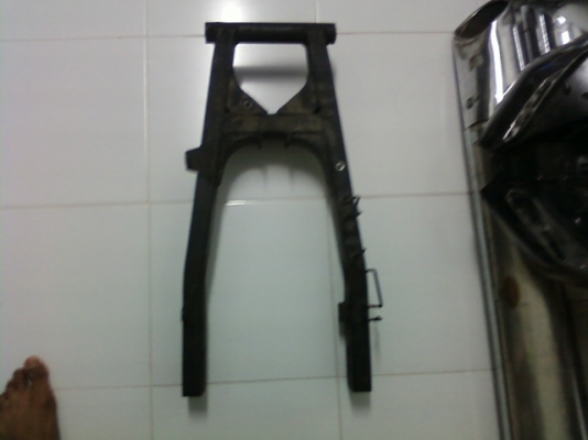 ขายสวิงอาร์ม Kawasaki ninja 300 cc ราคา1500 บาท